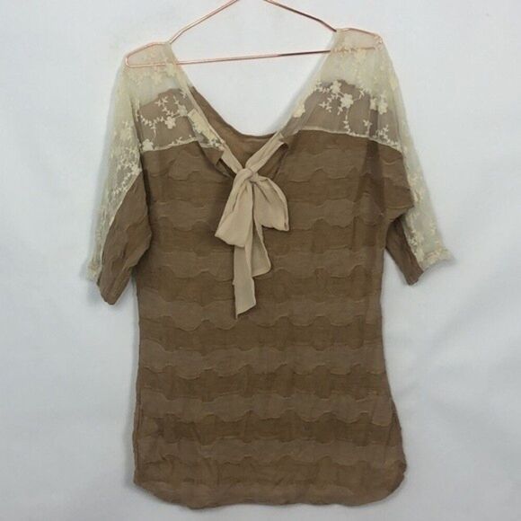 Altar’d State Sheer Lace Shoulder Half Sleeve Top Fantastic Condition Large RM-B - Picture 7 of 7